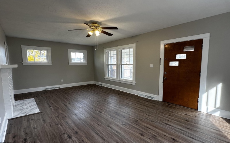 608 6TH Street, Fairmont, West Virginia 26554, 3 Bedrooms Bedrooms, 7 Rooms Rooms,1 BathroomBathrooms,Single Family Detached,For Sale,6TH,10162420 608 6TH Street, Fairmont, West Virginia 26554, 3 Bedrooms Bedrooms, 7 Rooms Rooms,1 BathroomBathrooms,Single Family Detached,For Sale,6TH,10162420