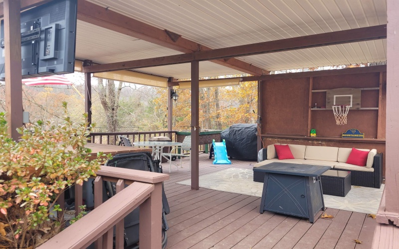 212 Valley Chapel Road, Weston, West Virginia 26452-0000, 2 Bedrooms Bedrooms, 4 Rooms Rooms,1 BathroomBathrooms,Single Family Detached,For Sale,Valley Chapel,10162418 212 Valley Chapel Road, Weston, West Virginia 26452-0000, 2 Bedrooms Bedrooms, 4 Rooms Rooms,1 BathroomBathrooms,Single Family Detached,For Sale,Valley Chapel,10162418