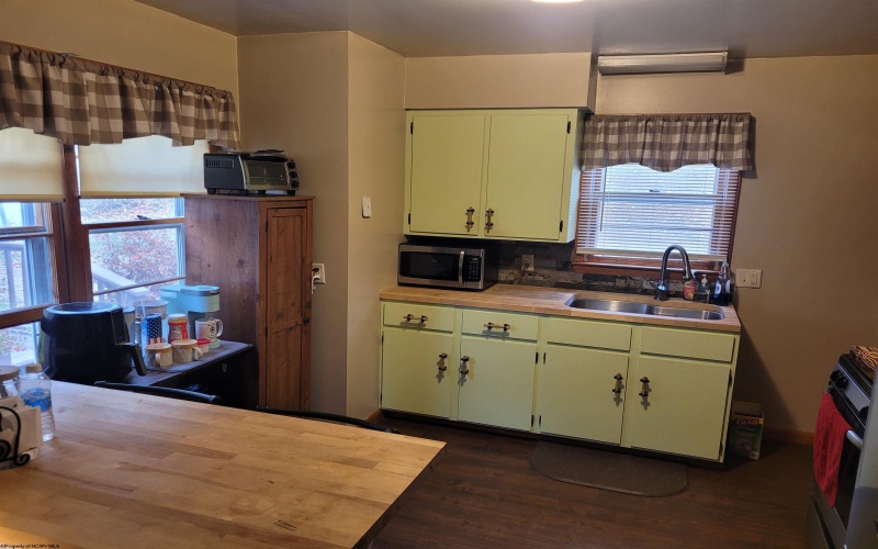 212 Valley Chapel Road, Weston, West Virginia 26452-0000, 2 Bedrooms Bedrooms, 4 Rooms Rooms,1 BathroomBathrooms,Single Family Detached,For Sale,Valley Chapel,10162418 212 Valley Chapel Road, Weston, West Virginia 26452-0000, 2 Bedrooms Bedrooms, 4 Rooms Rooms,1 BathroomBathrooms,Single Family Detached,For Sale,Valley Chapel,10162418