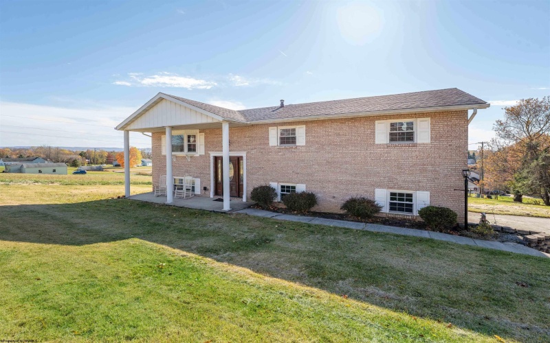 110 Emerald Court, Morgantown, West Virginia 26505, 4 Bedrooms Bedrooms, 9 Rooms Rooms,2 BathroomsBathrooms,Single Family Detached,For Sale,Emerald,10162416 110 Emerald Court, Morgantown, West Virginia 26505, 4 Bedrooms Bedrooms, 9 Rooms Rooms,2 BathroomsBathrooms,Single Family Detached,For Sale,Emerald,10162416