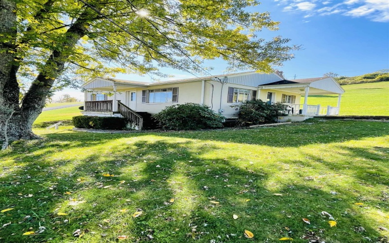 38 John Deere Drive, Fairmont, West Virginia 26554, 3 Bedrooms Bedrooms, 7 Rooms Rooms,2 BathroomsBathrooms,Single Family Detached,For Sale,John Deere,10162429 38 John Deere Drive, Fairmont, West Virginia 26554, 3 Bedrooms Bedrooms, 7 Rooms Rooms,2 BathroomsBathrooms,Single Family Detached,For Sale,John Deere,10162429