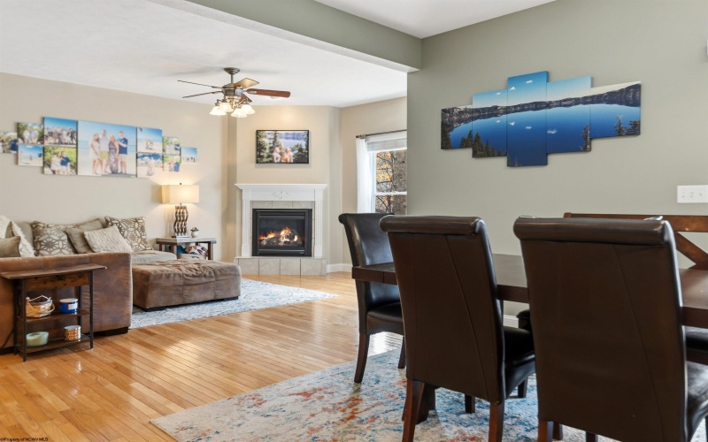 4 Oak Ridge Drive, Morgantown, West Virginia 26508, 3 Bedrooms Bedrooms, 7 Rooms Rooms,3 BathroomsBathrooms,Single Family Attached,For Sale,Oak Ridge,10162443