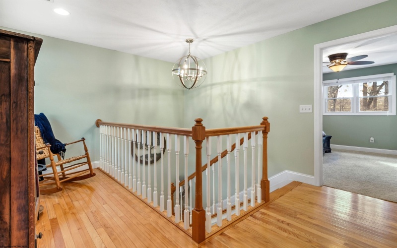 4 Oak Ridge Drive, Morgantown, West Virginia 26508, 3 Bedrooms Bedrooms, 7 Rooms Rooms,3 BathroomsBathrooms,Single Family Attached,For Sale,Oak Ridge,10162443