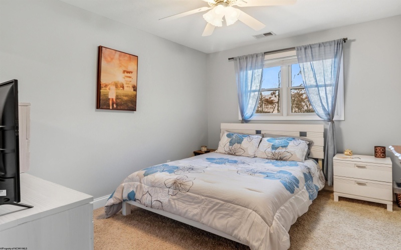 4 Oak Ridge Drive, Morgantown, West Virginia 26508, 3 Bedrooms Bedrooms, 7 Rooms Rooms,3 BathroomsBathrooms,Single Family Attached,For Sale,Oak Ridge,10162443