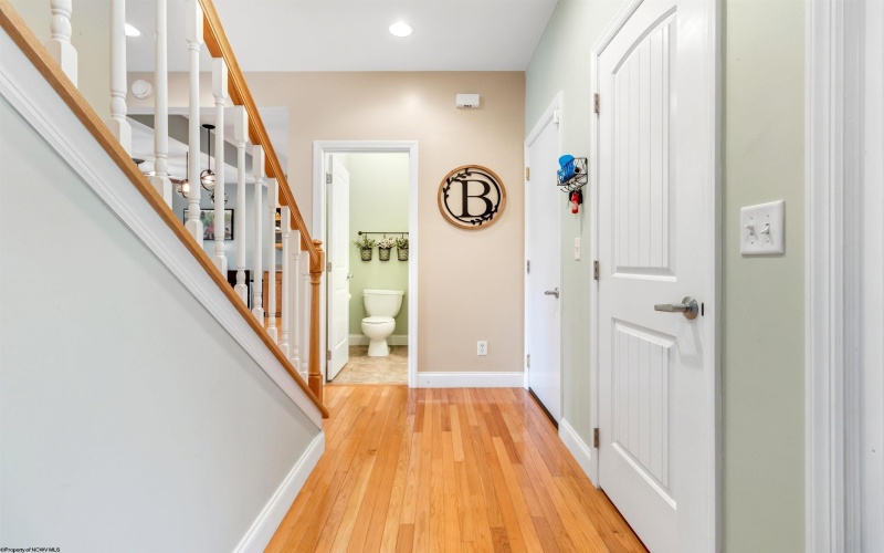 4 Oak Ridge Drive, Morgantown, West Virginia 26508, 3 Bedrooms Bedrooms, 7 Rooms Rooms,3 BathroomsBathrooms,Single Family Attached,For Sale,Oak Ridge,10162443