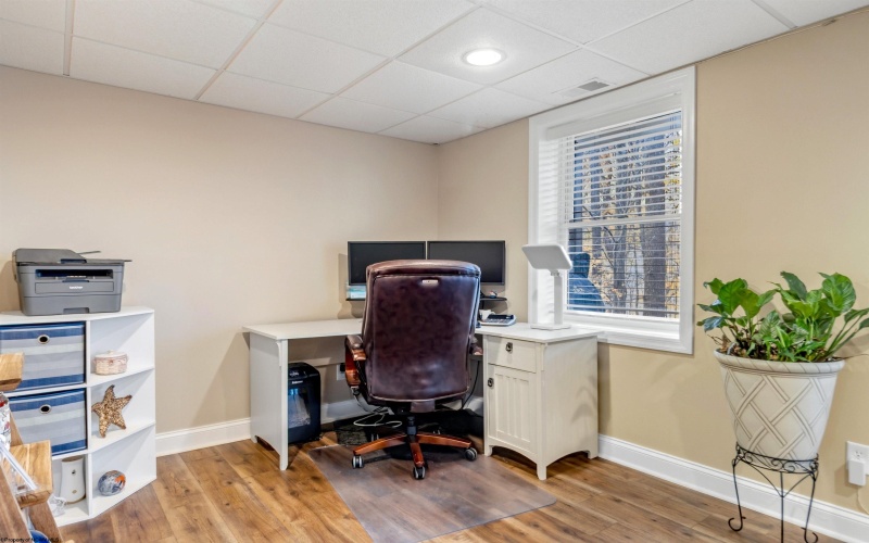 4 Oak Ridge Drive, Morgantown, West Virginia 26508, 3 Bedrooms Bedrooms, 7 Rooms Rooms,3 BathroomsBathrooms,Single Family Attached,For Sale,Oak Ridge,10162443