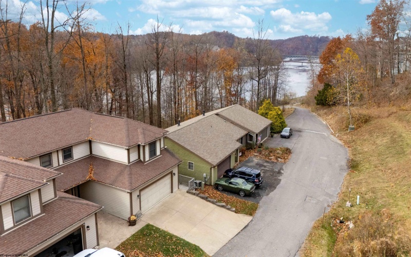 4 Oak Ridge Drive, Morgantown, West Virginia 26508, 3 Bedrooms Bedrooms, 7 Rooms Rooms,3 BathroomsBathrooms,Single Family Attached,For Sale,Oak Ridge,10162443