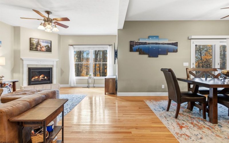 4 Oak Ridge Drive, Morgantown, West Virginia 26508, 3 Bedrooms Bedrooms, 7 Rooms Rooms,3 BathroomsBathrooms,Single Family Attached,For Sale,Oak Ridge,10162443