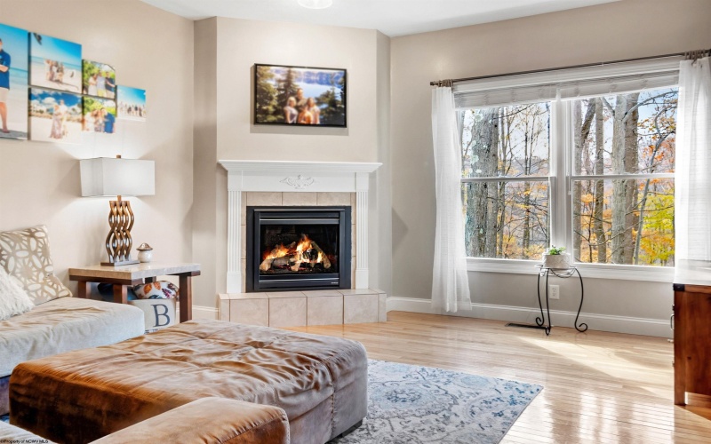 4 Oak Ridge Drive, Morgantown, West Virginia 26508, 3 Bedrooms Bedrooms, 7 Rooms Rooms,3 BathroomsBathrooms,Single Family Attached,For Sale,Oak Ridge,10162443