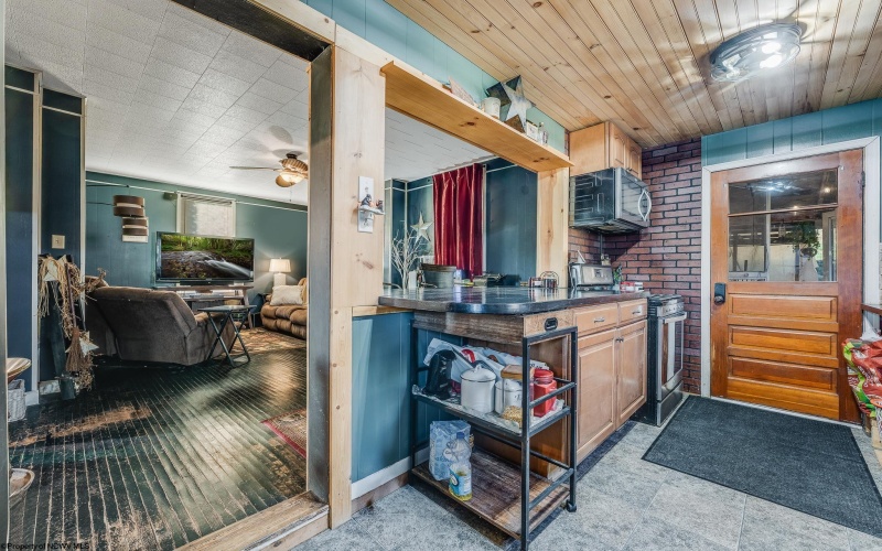 135 Knotts Avenue, Grafton, West Virginia 26354, 3 Bedrooms Bedrooms, 6 Rooms Rooms,1 BathroomBathrooms,Single Family Detached,For Sale,Knotts,10162437