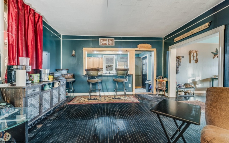 135 Knotts Avenue, Grafton, West Virginia 26354, 3 Bedrooms Bedrooms, 6 Rooms Rooms,1 BathroomBathrooms,Single Family Detached,For Sale,Knotts,10162437