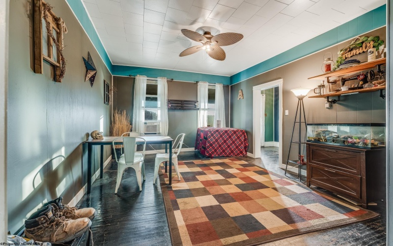 135 Knotts Avenue, Grafton, West Virginia 26354, 3 Bedrooms Bedrooms, 6 Rooms Rooms,1 BathroomBathrooms,Single Family Detached,For Sale,Knotts,10162437