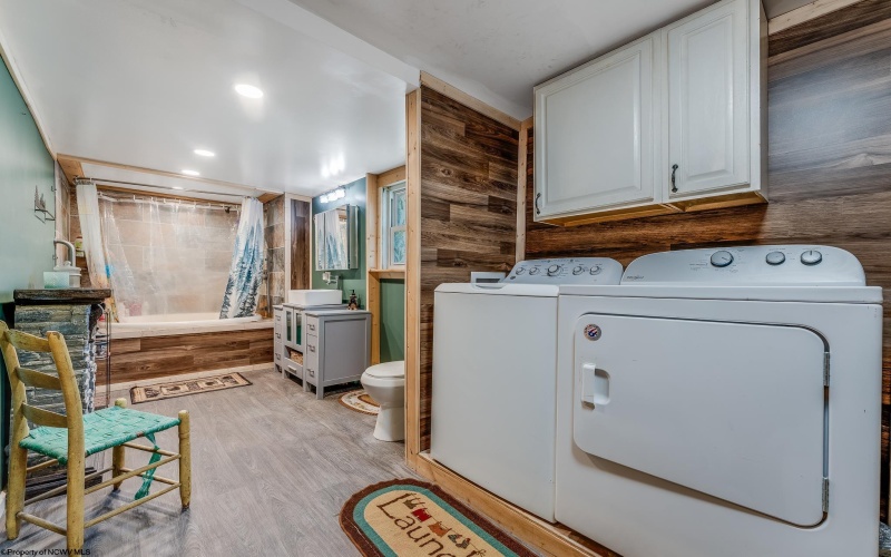 135 Knotts Avenue, Grafton, West Virginia 26354, 3 Bedrooms Bedrooms, 6 Rooms Rooms,1 BathroomBathrooms,Single Family Detached,For Sale,Knotts,10162437