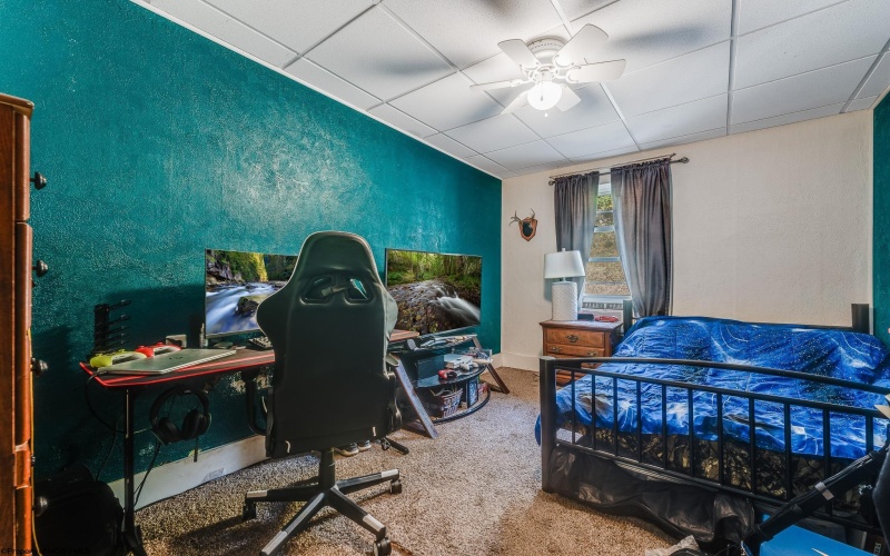 135 Knotts Avenue, Grafton, West Virginia 26354, 3 Bedrooms Bedrooms, 6 Rooms Rooms,1 BathroomBathrooms,Single Family Detached,For Sale,Knotts,10162437