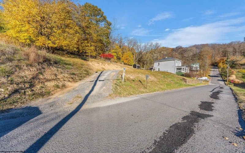 135 Knotts Avenue, Grafton, West Virginia 26354, 3 Bedrooms Bedrooms, 6 Rooms Rooms,1 BathroomBathrooms,Single Family Detached,For Sale,Knotts,10162437