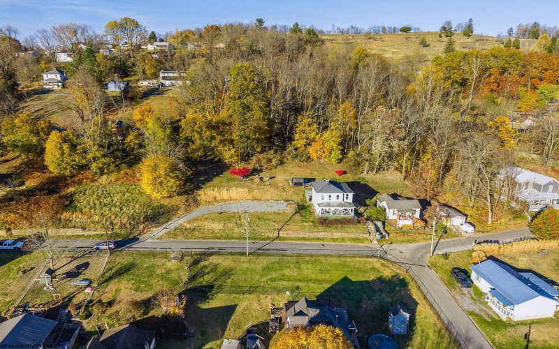 135 Knotts Avenue, Grafton, West Virginia 26354, 3 Bedrooms Bedrooms, 6 Rooms Rooms,1 BathroomBathrooms,Single Family Detached,For Sale,Knotts,10162437