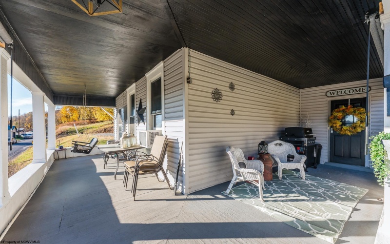 135 Knotts Avenue, Grafton, West Virginia 26354, 3 Bedrooms Bedrooms, 6 Rooms Rooms,1 BathroomBathrooms,Single Family Detached,For Sale,Knotts,10162437