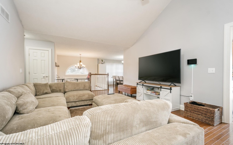 104 Granite Drive, Morgantown, West Virginia 26508, 4 Bedrooms Bedrooms, 8 Rooms Rooms,3 BathroomsBathrooms,Single Family Detached,For Sale,Granite,10162436