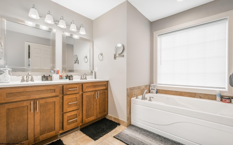 104 Granite Drive, Morgantown, West Virginia 26508, 4 Bedrooms Bedrooms, 8 Rooms Rooms,3 BathroomsBathrooms,Single Family Detached,For Sale,Granite,10162436