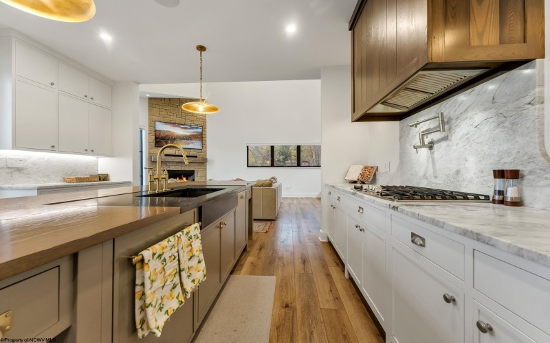 76 Delrose Drive, Morgantown, West Virginia 26508, 4 Bedrooms Bedrooms, 9 Rooms Rooms,3 BathroomsBathrooms,Single Family Detached,For Sale,Delrose,10162449