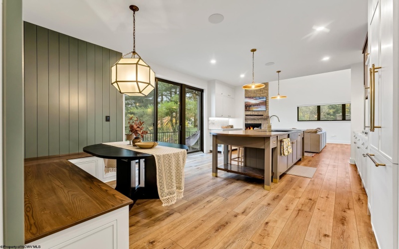 76 Delrose Drive, Morgantown, West Virginia 26508, 4 Bedrooms Bedrooms, 9 Rooms Rooms,3 BathroomsBathrooms,Single Family Detached,For Sale,Delrose,10162449