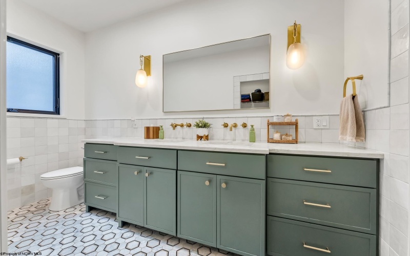 76 Delrose Drive, Morgantown, West Virginia 26508, 4 Bedrooms Bedrooms, 9 Rooms Rooms,3 BathroomsBathrooms,Single Family Detached,For Sale,Delrose,10162449