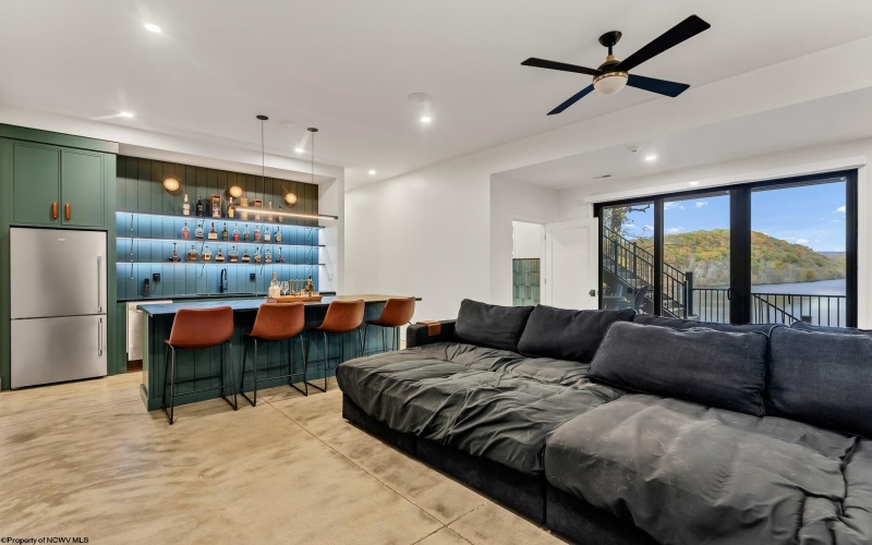 76 Delrose Drive, Morgantown, West Virginia 26508, 4 Bedrooms Bedrooms, 9 Rooms Rooms,3 BathroomsBathrooms,Single Family Detached,For Sale,Delrose,10162449