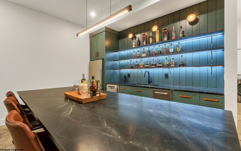 76 Delrose Drive, Morgantown, West Virginia 26508, 4 Bedrooms Bedrooms, 9 Rooms Rooms,3 BathroomsBathrooms,Single Family Detached,For Sale,Delrose,10162449