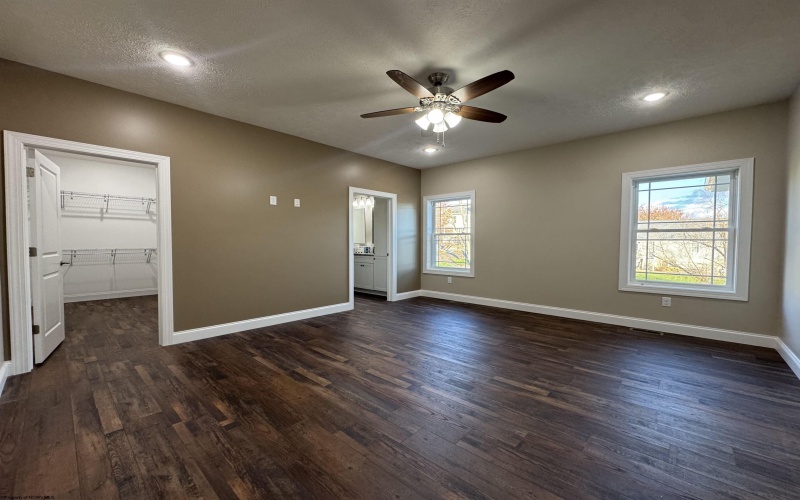 134 Kimberly Circle, Fairmont, West Virginia 26554, 3 Bedrooms Bedrooms, 7 Rooms Rooms,2 BathroomsBathrooms,Single Family Detached,For Sale,Kimberly,10162448