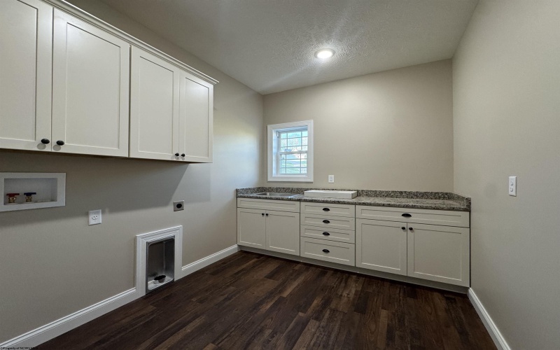 134 Kimberly Circle, Fairmont, West Virginia 26554, 3 Bedrooms Bedrooms, 7 Rooms Rooms,2 BathroomsBathrooms,Single Family Detached,For Sale,Kimberly,10162448