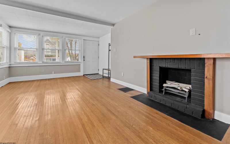 1109 Gaston Avenue, Fairmont, West Virginia 26554, 3 Bedrooms Bedrooms, 6 Rooms Rooms,1 BathroomBathrooms,Single Family Detached,For Sale,Gaston,10162468 1109 Gaston Avenue, Fairmont, West Virginia 26554, 3 Bedrooms Bedrooms, 6 Rooms Rooms,1 BathroomBathrooms,Single Family Detached,For Sale,Gaston,10162468