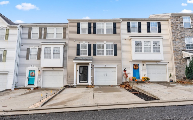 131 Birds Eye View Drive, Morgantown, West Virginia 26501, 3 Bedrooms Bedrooms, 8 Rooms Rooms,2 BathroomsBathrooms,Single Family Attached,For Sale,Birds Eye View,10162464 131 Birds Eye View Drive, Morgantown, West Virginia 26501, 3 Bedrooms Bedrooms, 8 Rooms Rooms,2 BathroomsBathrooms,Single Family Attached,For Sale,Birds Eye View,10162464