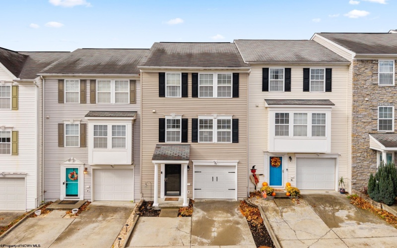 131 Birds Eye View Drive, Morgantown, West Virginia 26501, 3 Bedrooms Bedrooms, 8 Rooms Rooms,2 BathroomsBathrooms,Single Family Attached,For Sale,Birds Eye View,10162464 131 Birds Eye View Drive, Morgantown, West Virginia 26501, 3 Bedrooms Bedrooms, 8 Rooms Rooms,2 BathroomsBathrooms,Single Family Attached,For Sale,Birds Eye View,10162464