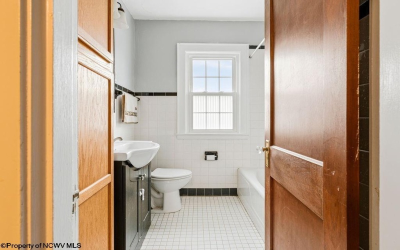 12 Outlook Road, Fairmont, West Virginia 26554, 4 Bedrooms Bedrooms, 9 Rooms Rooms,1 BathroomBathrooms,Single Family Detached,For Sale,Outlook,10162467 12 Outlook Road, Fairmont, West Virginia 26554, 4 Bedrooms Bedrooms, 9 Rooms Rooms,1 BathroomBathrooms,Single Family Detached,For Sale,Outlook,10162467