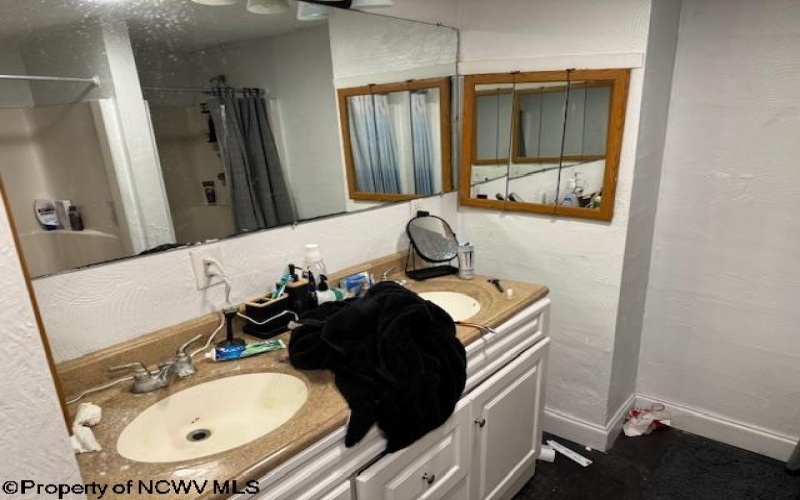 658 Spruce Street, Morgantown, West Virginia 26505, ,Multi-unit/income,For Sale,Spruce,10162456 658 Spruce Street, Morgantown, West Virginia 26505, ,Multi-unit/income,For Sale,Spruce,10162456