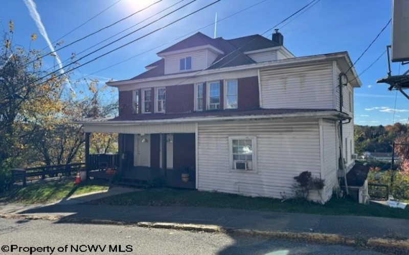 19 McLane Avenue, Morgantown, West Virginia 26505, ,Multi-unit/income,For Sale,McLane,10162457 19 McLane Avenue, Morgantown, West Virginia 26505, ,Multi-unit/income,For Sale,McLane,10162457