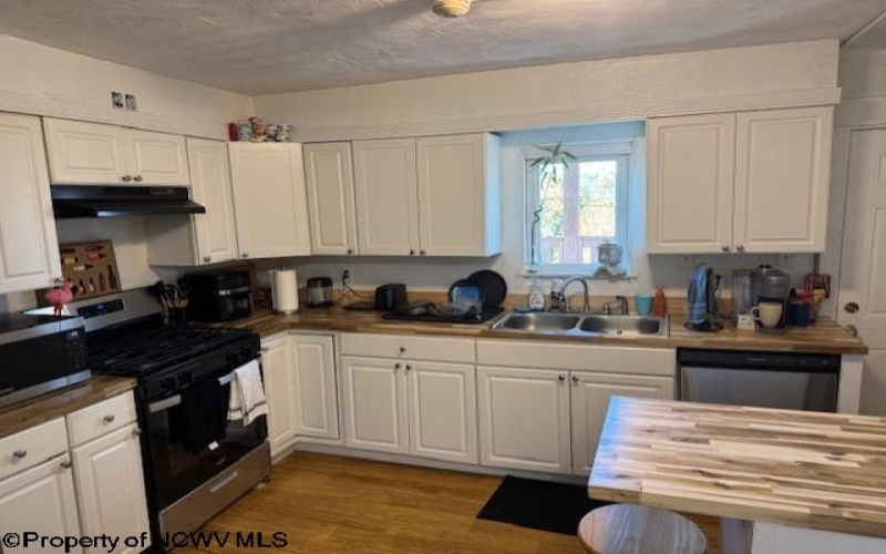 19 McLane Avenue, Morgantown, West Virginia 26505, ,Multi-unit/income,For Sale,McLane,10162457 19 McLane Avenue, Morgantown, West Virginia 26505, ,Multi-unit/income,For Sale,McLane,10162457