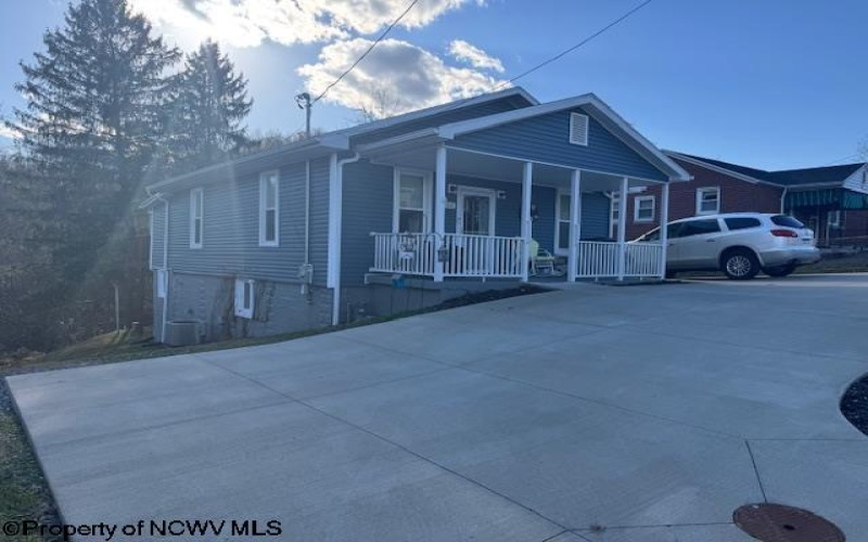 403 Thomas Avenue, Nutter Fort, West Virginia 26301, 2 Bedrooms Bedrooms, 6 Rooms Rooms,1 BathroomBathrooms,Single Family Detached,For Sale,Thomas,10162463 403 Thomas Avenue, Nutter Fort, West Virginia 26301, 2 Bedrooms Bedrooms, 6 Rooms Rooms,1 BathroomBathrooms,Single Family Detached,For Sale,Thomas,10162463