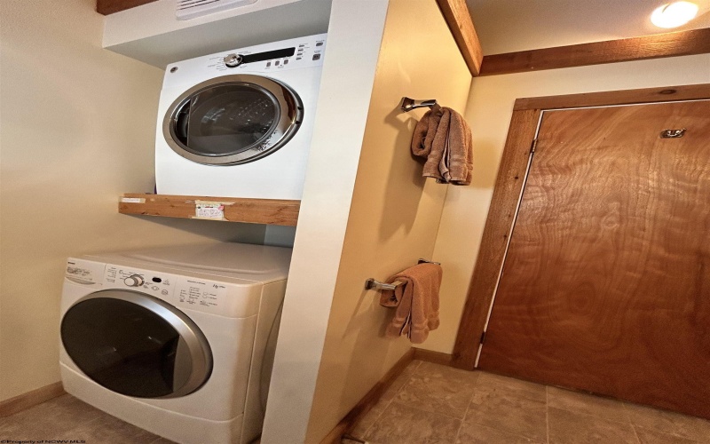 64 Hibernation Way, Davis, West Virginia 26260, 2 Bedrooms Bedrooms, 4 Rooms Rooms,1 BathroomBathrooms,Single Family Detached,For Sale,Hibernation,10162461