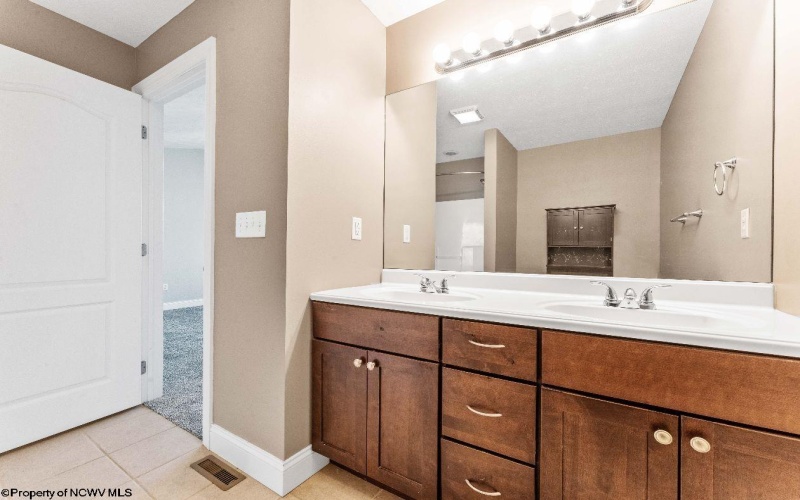 124 Kaustin Drive, Morgantown, West Virginia 26501, 3 Bedrooms Bedrooms, 8 Rooms Rooms,3 BathroomsBathrooms,Single Family Attached,For Sale,Kaustin,10162477 124 Kaustin Drive, Morgantown, West Virginia 26501, 3 Bedrooms Bedrooms, 8 Rooms Rooms,3 BathroomsBathrooms,Single Family Attached,For Sale,Kaustin,10162477