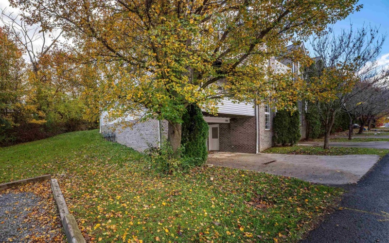 898 Ashton Place, Morgantown, West Virginia 26508, 3 Bedrooms Bedrooms, 6 Rooms Rooms,2 BathroomsBathrooms,Single Family Attached,For Sale,Ashton,10162482 898 Ashton Place, Morgantown, West Virginia 26508, 3 Bedrooms Bedrooms, 6 Rooms Rooms,2 BathroomsBathrooms,Single Family Attached,For Sale,Ashton,10162482