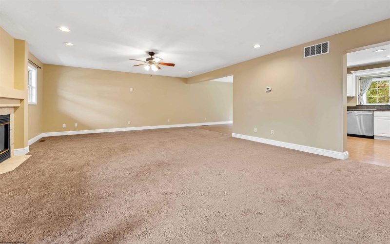 898 Ashton Place, Morgantown, West Virginia 26508, 3 Bedrooms Bedrooms, 6 Rooms Rooms,2 BathroomsBathrooms,Single Family Attached,For Sale,Ashton,10162482 898 Ashton Place, Morgantown, West Virginia 26508, 3 Bedrooms Bedrooms, 6 Rooms Rooms,2 BathroomsBathrooms,Single Family Attached,For Sale,Ashton,10162482