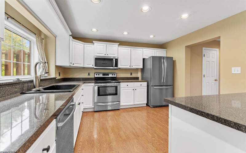 898 Ashton Place, Morgantown, West Virginia 26508, 3 Bedrooms Bedrooms, 6 Rooms Rooms,2 BathroomsBathrooms,Single Family Attached,For Sale,Ashton,10162482 898 Ashton Place, Morgantown, West Virginia 26508, 3 Bedrooms Bedrooms, 6 Rooms Rooms,2 BathroomsBathrooms,Single Family Attached,For Sale,Ashton,10162482