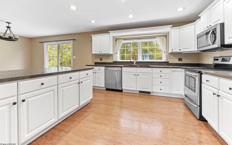 898 Ashton Place, Morgantown, West Virginia 26508, 3 Bedrooms Bedrooms, 6 Rooms Rooms,2 BathroomsBathrooms,Single Family Attached,For Sale,Ashton,10162482 898 Ashton Place, Morgantown, West Virginia 26508, 3 Bedrooms Bedrooms, 6 Rooms Rooms,2 BathroomsBathrooms,Single Family Attached,For Sale,Ashton,10162482