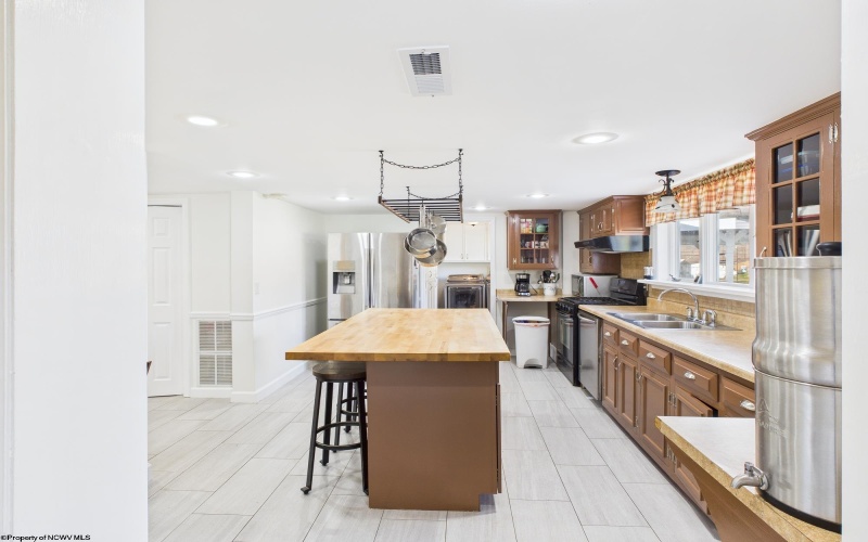 3819 Saltwell Road, Bridgeport, West Virginia 26330, 3 Bedrooms Bedrooms, 9 Rooms Rooms,3 BathroomsBathrooms,Single Family Detached,For Sale,Saltwell,10162483 3819 Saltwell Road, Bridgeport, West Virginia 26330, 3 Bedrooms Bedrooms, 9 Rooms Rooms,3 BathroomsBathrooms,Single Family Detached,For Sale,Saltwell,10162483