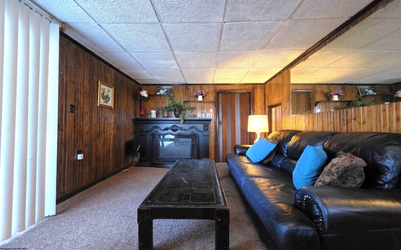 414 Maple Avenue, Fairmont, West Virginia 26554, 2 Bedrooms Bedrooms, 6 Rooms Rooms,2 BathroomsBathrooms,Single Family Detached,For Sale,Maple,10162476 414 Maple Avenue, Fairmont, West Virginia 26554, 2 Bedrooms Bedrooms, 6 Rooms Rooms,2 BathroomsBathrooms,Single Family Detached,For Sale,Maple,10162476