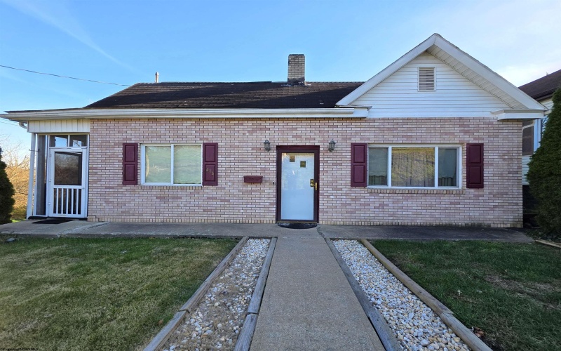 414 Maple Avenue, Fairmont, West Virginia 26554, 2 Bedrooms Bedrooms, 6 Rooms Rooms,2 BathroomsBathrooms,Single Family Detached,For Sale,Maple,10162476 414 Maple Avenue, Fairmont, West Virginia 26554, 2 Bedrooms Bedrooms, 6 Rooms Rooms,2 BathroomsBathrooms,Single Family Detached,For Sale,Maple,10162476