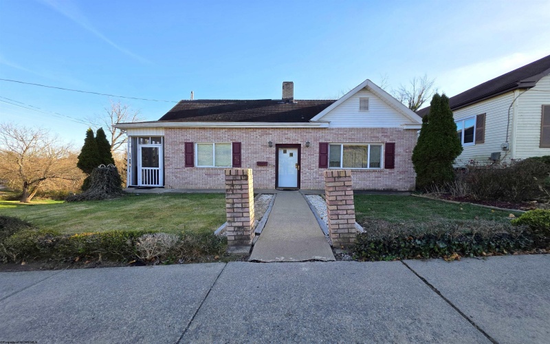 414 Maple Avenue, Fairmont, West Virginia 26554, 2 Bedrooms Bedrooms, 6 Rooms Rooms,2 BathroomsBathrooms,Single Family Detached,For Sale,Maple,10162476 414 Maple Avenue, Fairmont, West Virginia 26554, 2 Bedrooms Bedrooms, 6 Rooms Rooms,2 BathroomsBathrooms,Single Family Detached,For Sale,Maple,10162476