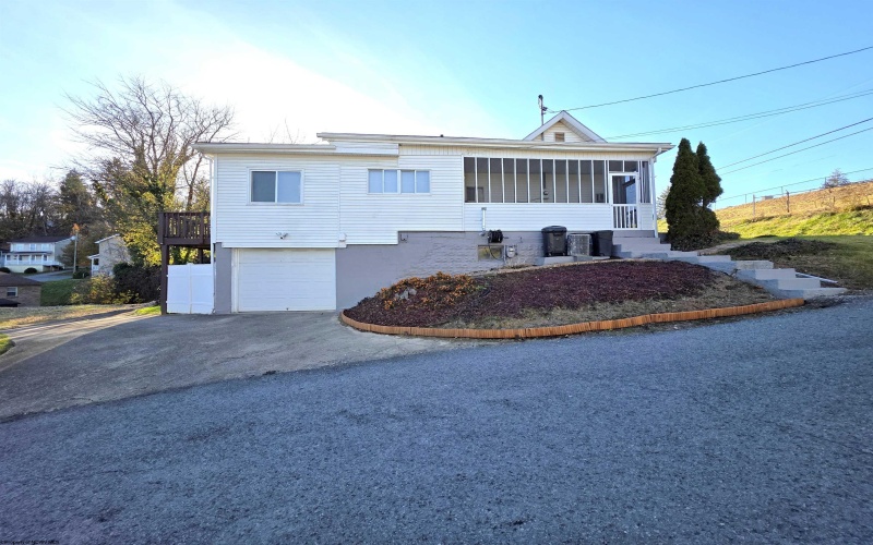 414 Maple Avenue, Fairmont, West Virginia 26554, 2 Bedrooms Bedrooms, 6 Rooms Rooms,2 BathroomsBathrooms,Single Family Detached,For Sale,Maple,10162476 414 Maple Avenue, Fairmont, West Virginia 26554, 2 Bedrooms Bedrooms, 6 Rooms Rooms,2 BathroomsBathrooms,Single Family Detached,For Sale,Maple,10162476