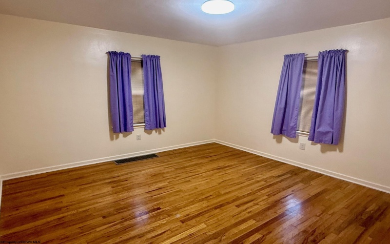 1310 Adams Avenue, Clarksburg, West Virginia 26301, 3 Bedrooms Bedrooms, 6 Rooms Rooms,1 BathroomBathrooms,Single Family Detached,For Sale,Adams,10162471 1310 Adams Avenue, Clarksburg, West Virginia 26301, 3 Bedrooms Bedrooms, 6 Rooms Rooms,1 BathroomBathrooms,Single Family Detached,For Sale,Adams,10162471